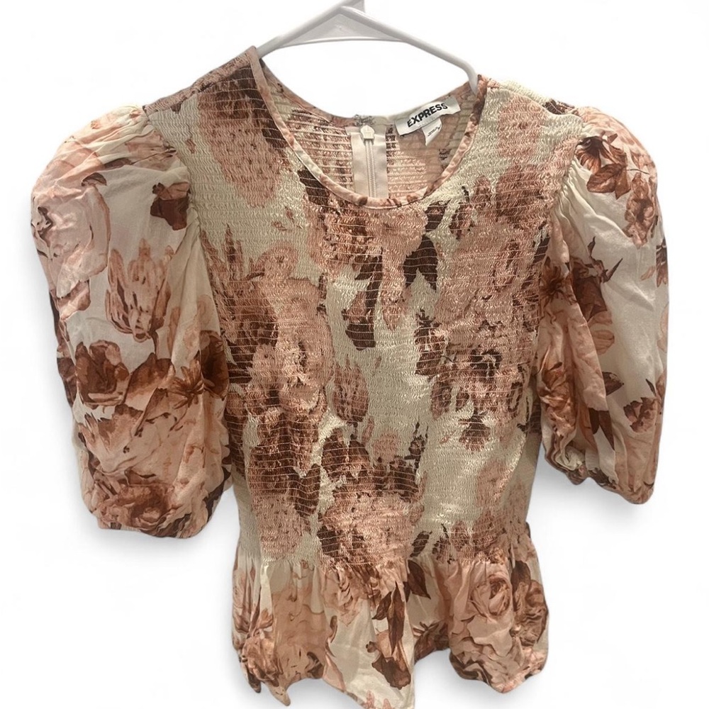 Express Rose Print Puff Sleeve Blouse